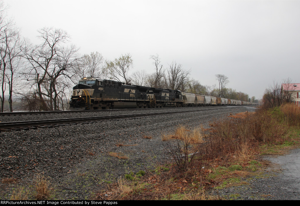 NS 4561 and 9963 taking train 11K through Cove PA
